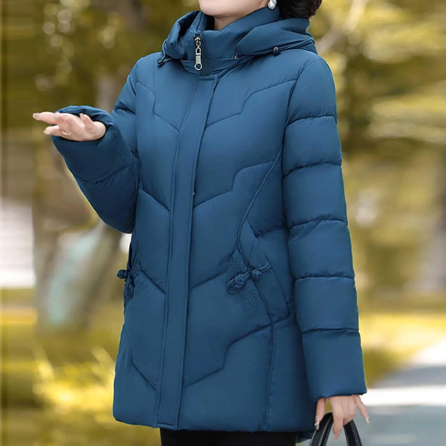Womens Winter Puffer Coat Hooded Waterproof Warm Jacket Parka Thicken Warm Down Jacket Plus Size Outwear with Pockets